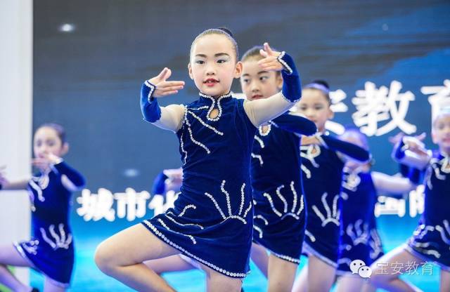 宝安的同学们，你们真的火啦！（粉丝表情包大派送）