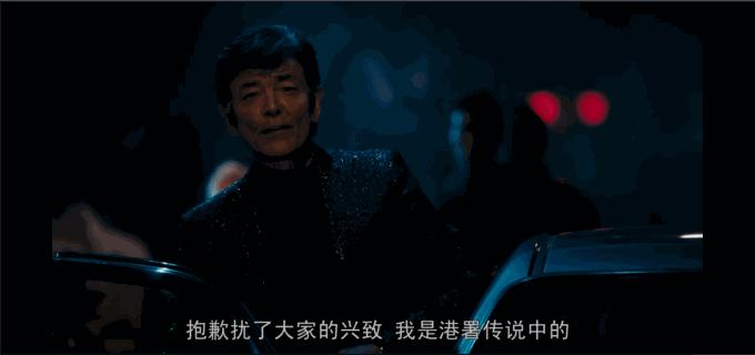 老牛吃嫩草!退休老警察凭什么获得年轻美少女疯狂垂青?