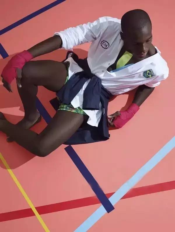 曾经美爆的社会主义复古风哪去了?为什么叕玩起了番茄炒蛋的老梗