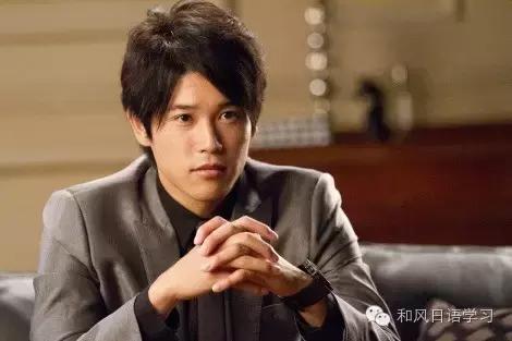 他们不穿衣服比穿着衣服更帅，哪个是你的菜？