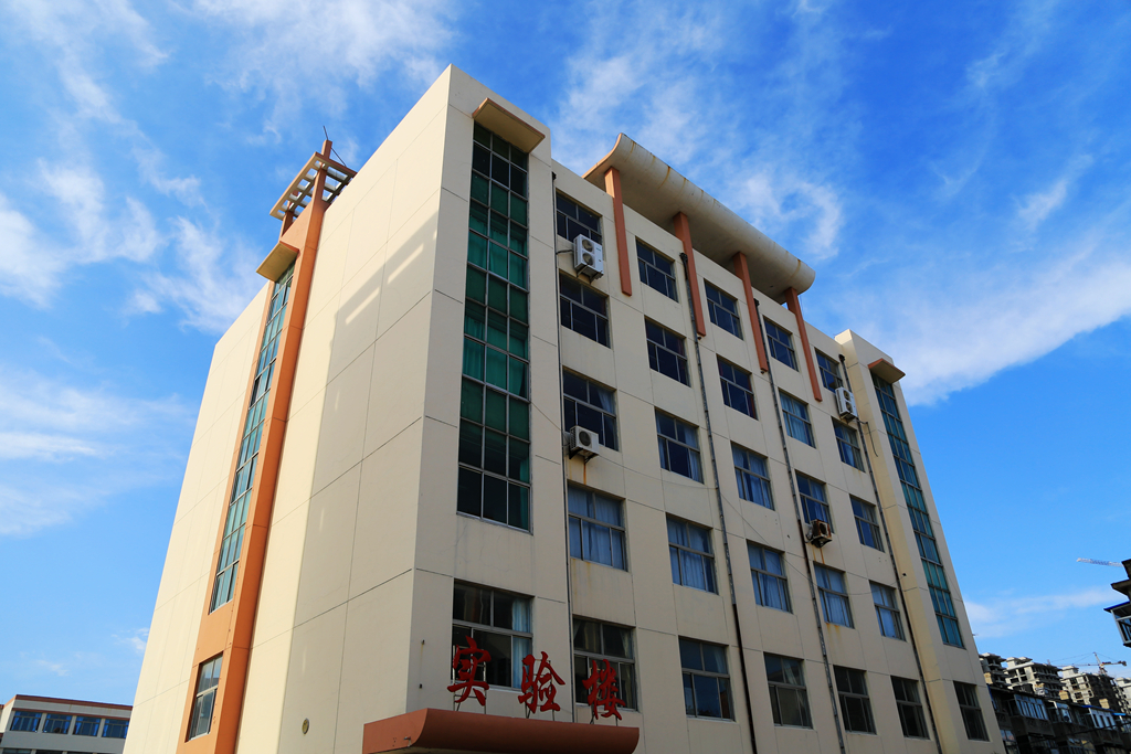 山东省威海市文登区七里中学介绍,威海市文登区七里中学转第二中学