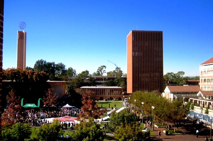 那些曾经举办过奥运会的城市，都有哪些备受追捧的大学？