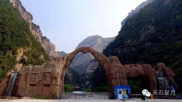 灵石县红崖峡谷攻略,灵石红崖峡谷口