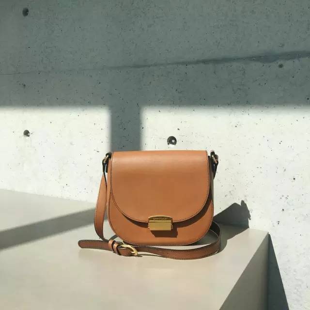 朴信惠、秀智、宋慧乔，韩剧女主背的包都扒出来啦！