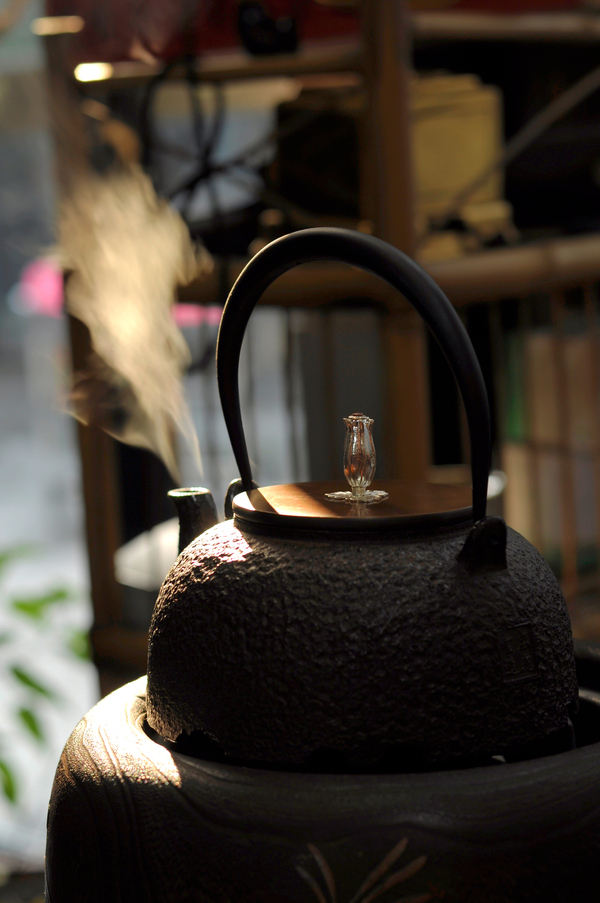 南京只有这里可以免费喝到百年老铁壶为您泡的茶！