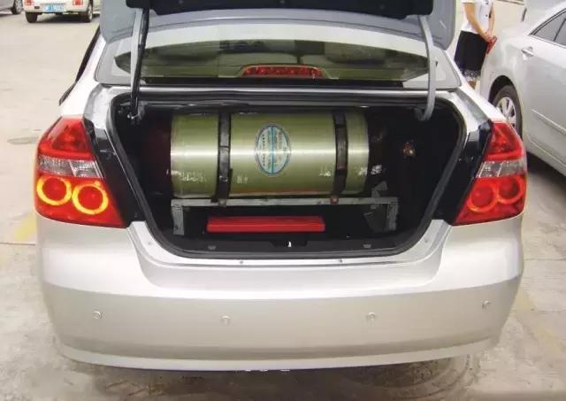 成都哪里可以让车油改气,成都几年的车不能油改气