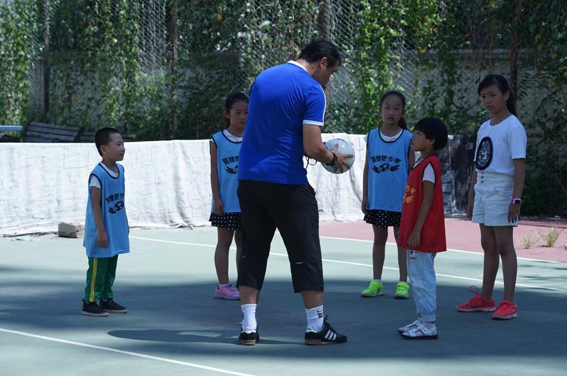 璇昏懀,璇昏懀瓒崇悆