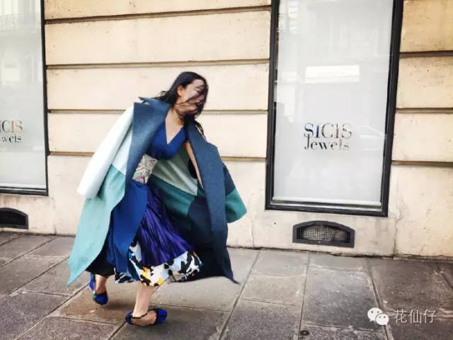 一穿高跟鞋走路就外八怎么办,一穿高跟鞋就o型腿怎么办