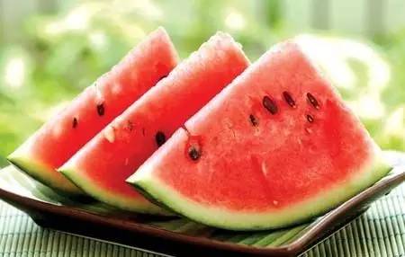 央视曝光没有美白成分,被央视通报的防晒霜