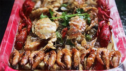 奇葩！泉州这家餐厅竟开在3D电影院里！招牌菜是西瓜皮！