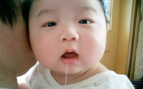 成年人睡觉流口水是什么原因引起,成年人睡觉流口水而且臭什么原因