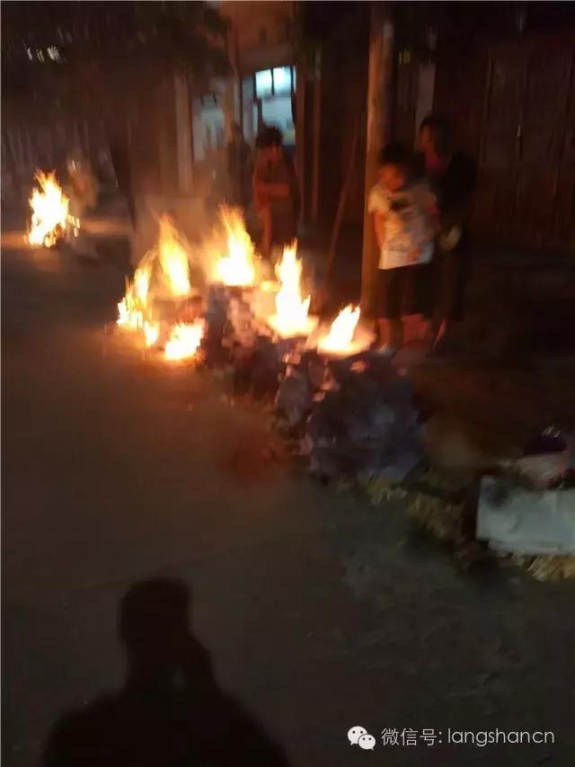 送老客‖中元节留下的残局，谁来为这样的不文明买单？新宁人