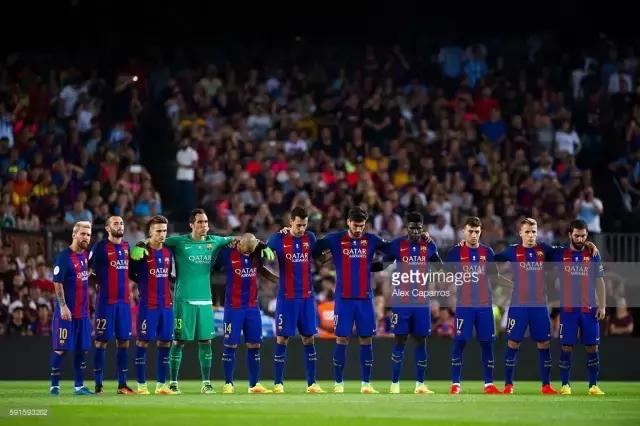 皇马巴萨球衣怎么选,巴萨西班牙超级杯球衣