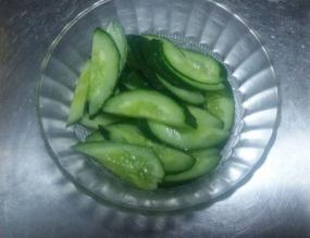 凉拌黄瓜冰箱一个晚上才入味,凉拌黄瓜一般腌制多久吃才入味