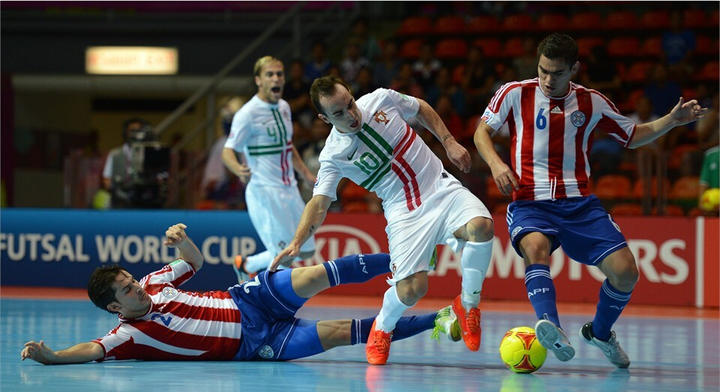 最新五人制回传球规则解释,如何踢好五人制小场