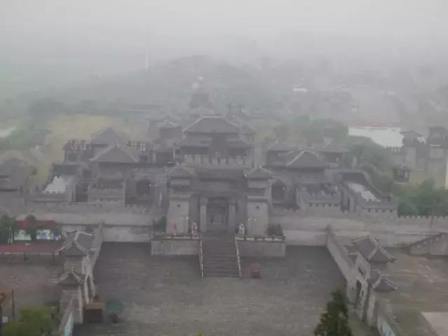 一名游客眼中的“文”“武”赤壁,你更喜欢哪一个?