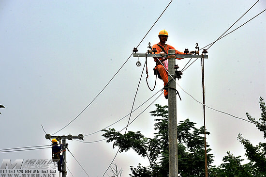 怀疑电费有问题找哪里,家中无人电费巨大找谁投诉