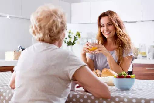 给彼此一点空间,给对方空间也要让对方安心