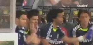 最经典搞笑中超足球gif,足球球员搞怪图片