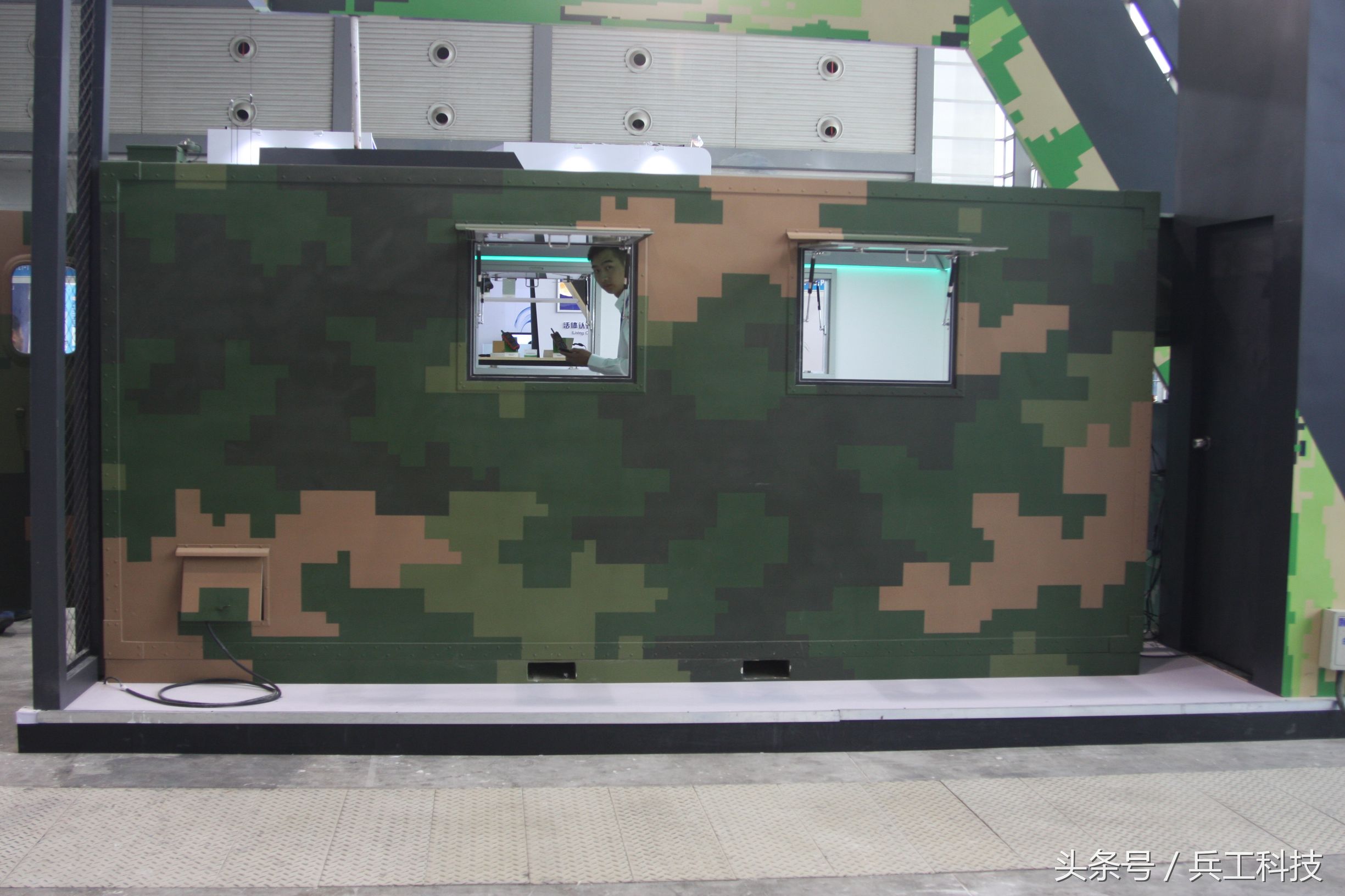 国产军用指挥方舱,中国新型军用方舱