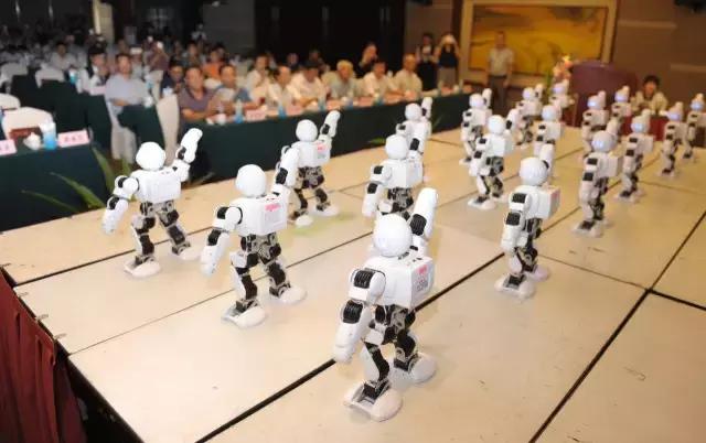 一场全民直播的“新模式、大未来”高峰论坛圆满落幕