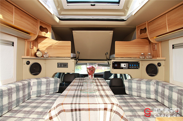福特房车30万左右小型房车,房车价格30万房车漂亮