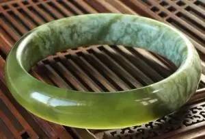 珠宝知识讲解短视频如何入门,做黄金珠宝销售需要学哪些知识