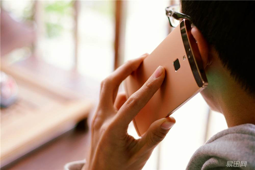 做工精致的千元机,青葱metal手机拆机