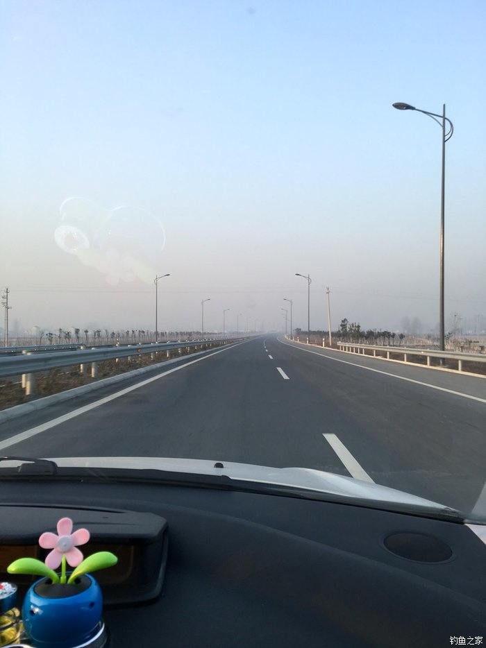 天气晴朗钓鱼,东北风天气钓鱼最佳钓位