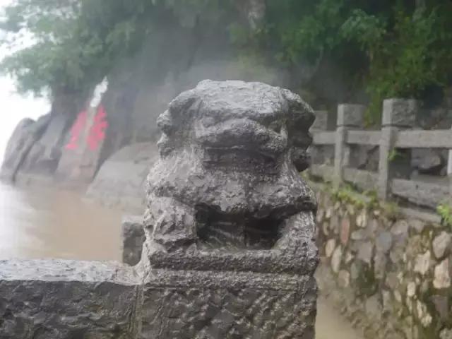 一名游客眼中的“文”“武”赤壁,你更喜欢哪一个?