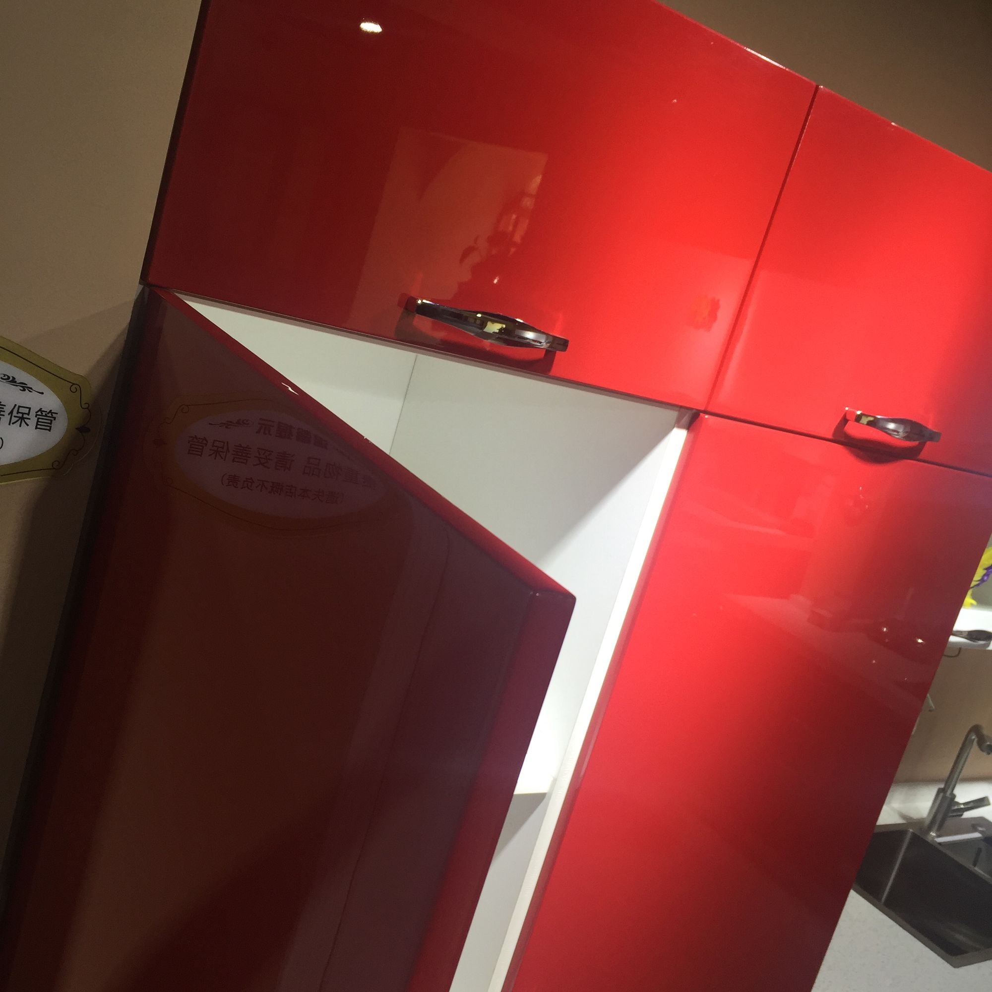 橱柜烤漆开裂怎样弄,烤漆橱柜怎么擦干净