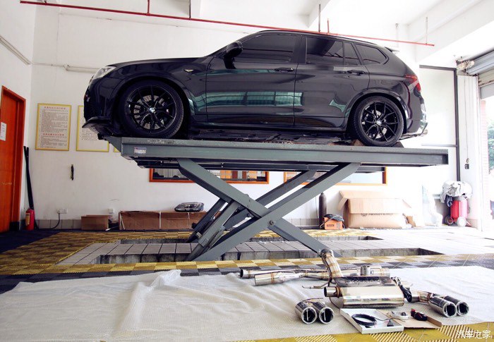 宝马x3曜夜版黑武士落地价,宝马x3黑武士静态体验