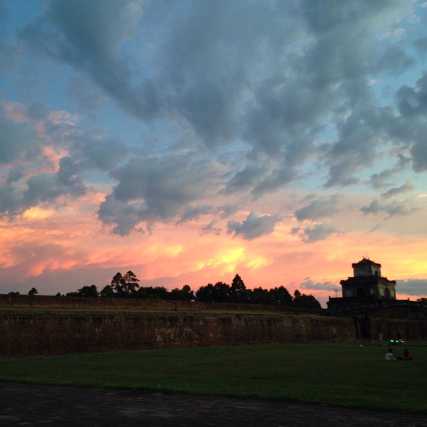 两千人民币去泰国旅游够吗,两千出国旅游