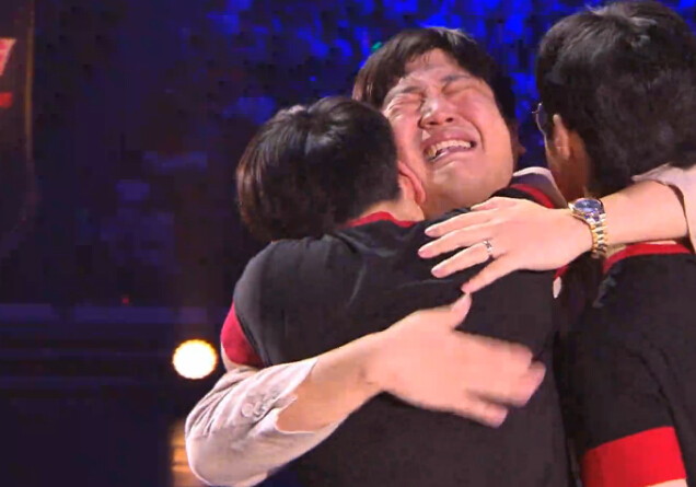 外国网友热议IM战队逆天大翻盘:看得人太紧张了!