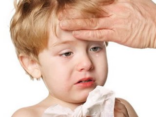 宝宝感冒鼻塞哭闹无法入睡,宝宝感冒呼吸困难喘气