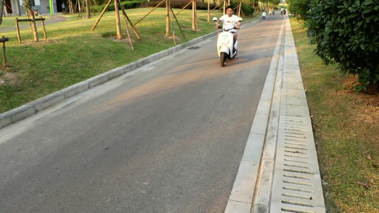 雅迪和小牛哪个更智能,雅迪比小牛更稳定
