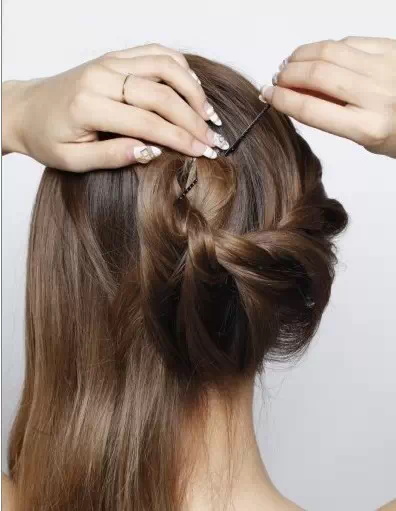 很适合复古风格的妆容,复古简单妆容化妆教程