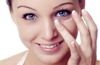 眼角长的脂肪粒怎么可以避免,眼角长了一个脂肪粒怎么办