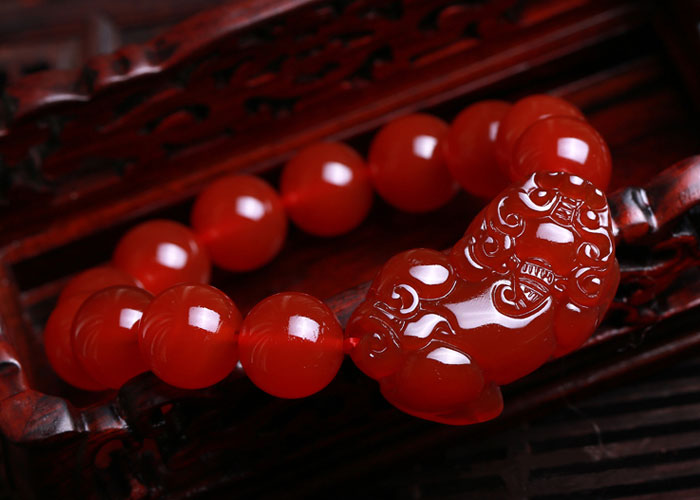 貔貅手链头朝哪边戴是正确的,男生貔貅头朝向