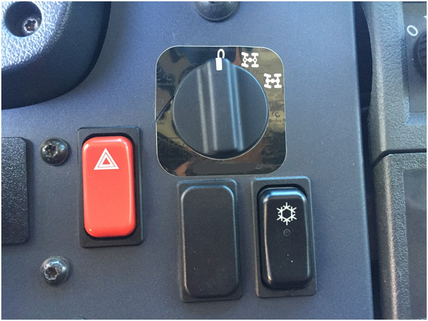 乌尼莫克六驱越野车,用军