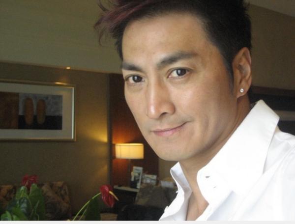 曾与刘德华亲如兄弟，60岁身家过亿，却至今未婚