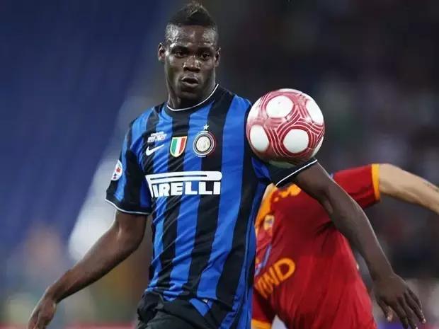 巴洛特利思考人生的时候,巴洛特利是什么球员