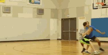 正面防守突破怎么摆脱,篮球防守技巧教学