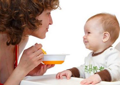 11个月孩子高烧不退吃药无效,11个月大的婴儿高烧不退怎么办