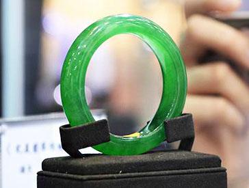 马云700万买翡翠不算啥中外顶级翡翠都上亿