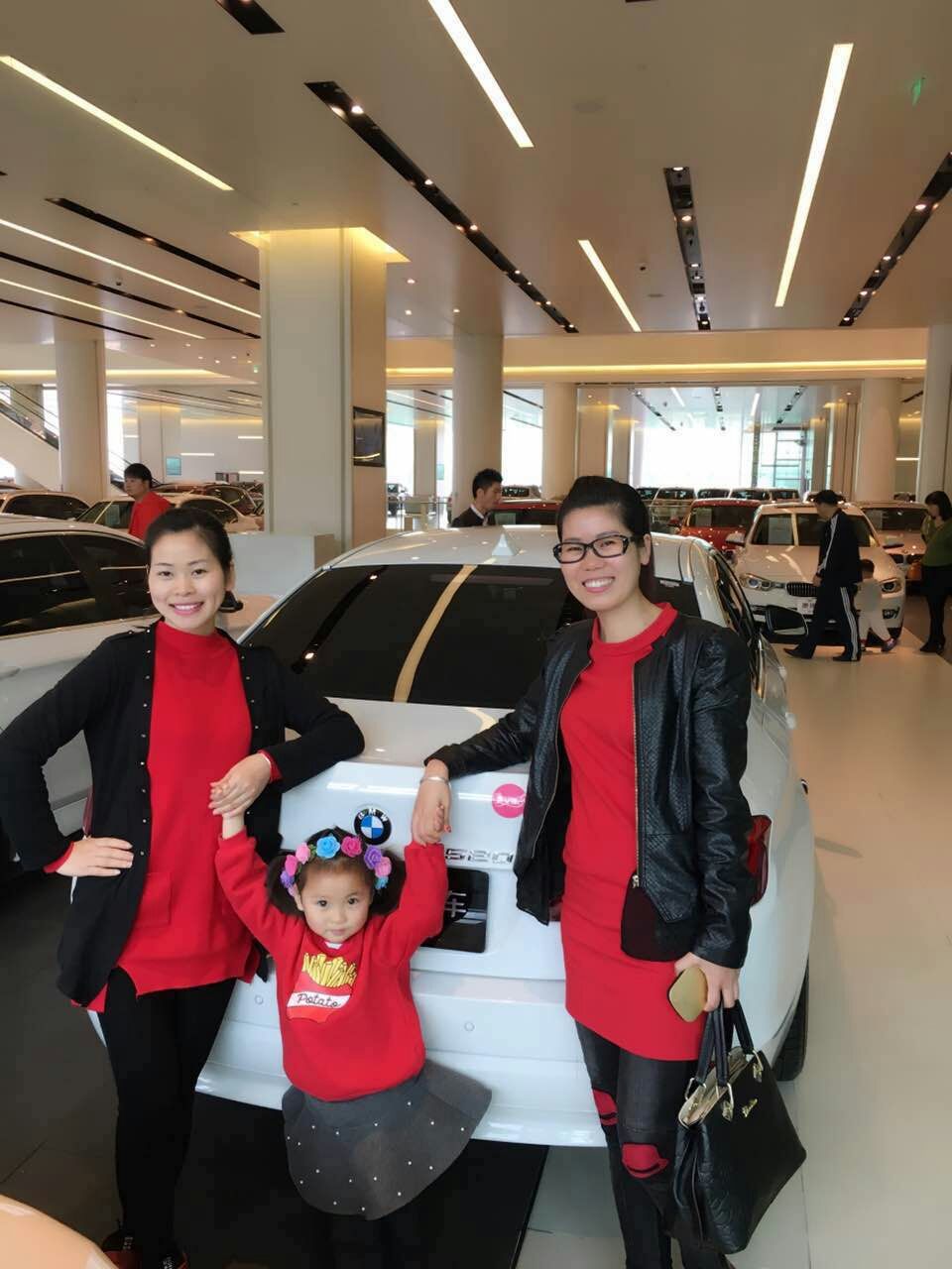 优女郎内衣成功发放第一台i520宝马奖励