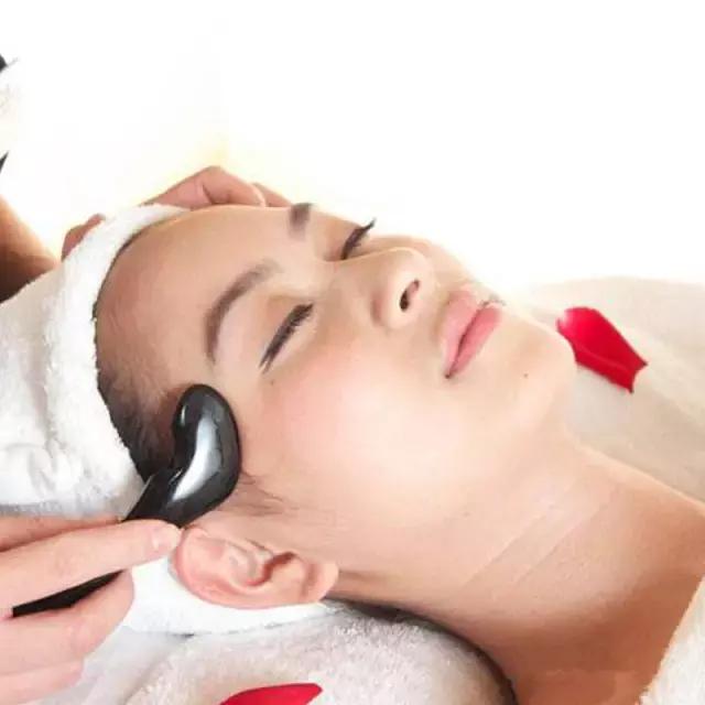 面部9条经络拨筋手法,面部拨筋刮痧手法视频