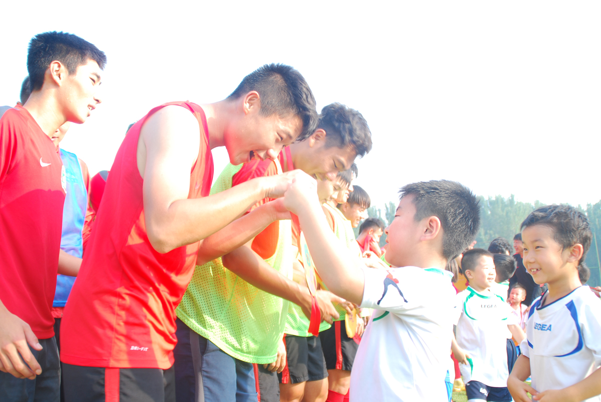 足球河南建业vs长春,足球河南建业