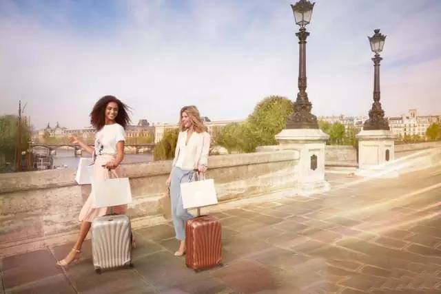 推荐几款好的旅行箱,旅行箱推荐买哪个牌子好且尺寸大