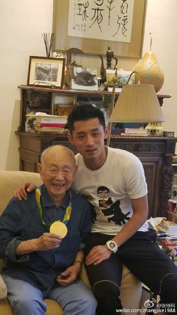 张继科泥石流完整版,张继科最新衣服